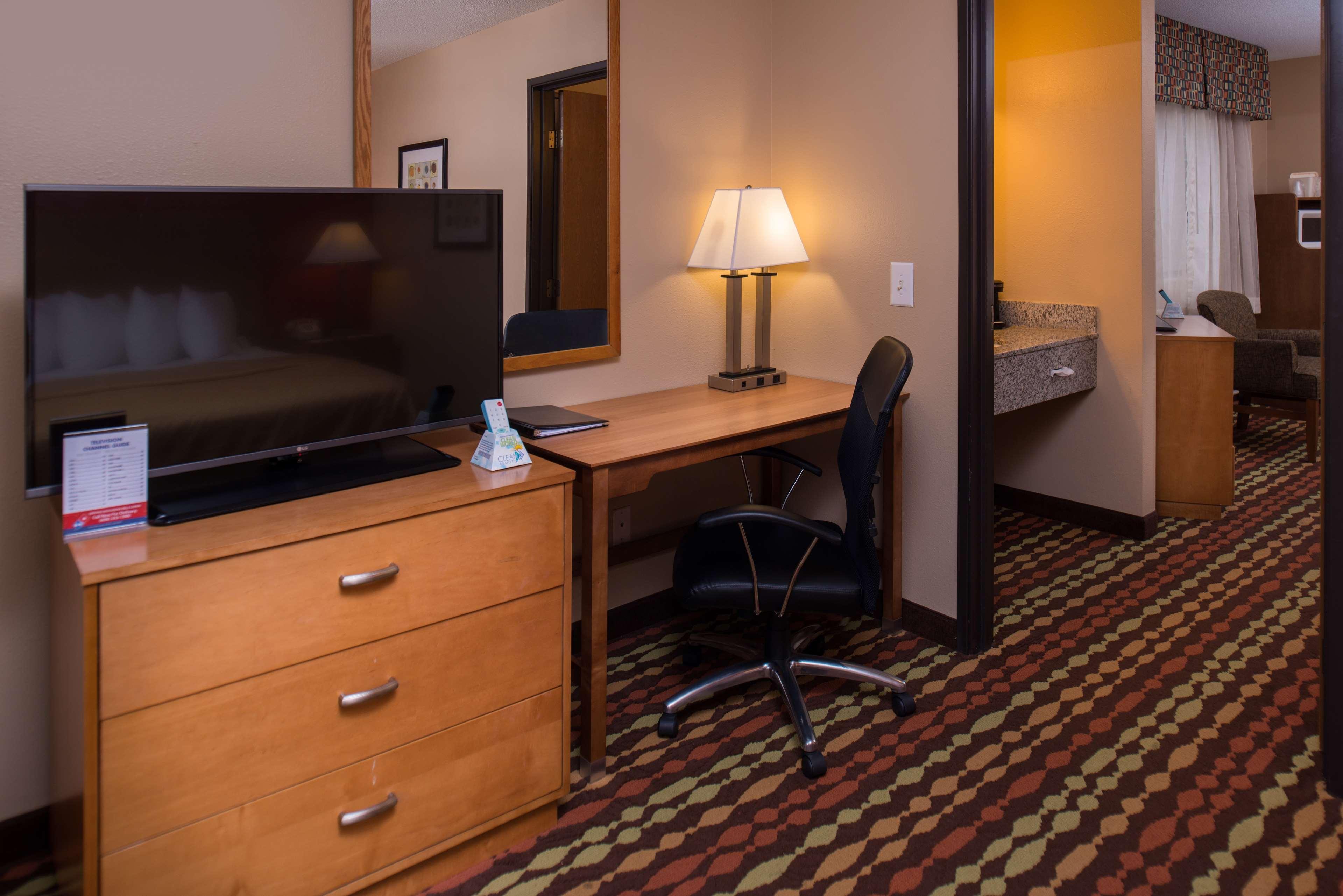 Best Western Ambassador Inn&Suites Wisconsin Dells Exterior foto