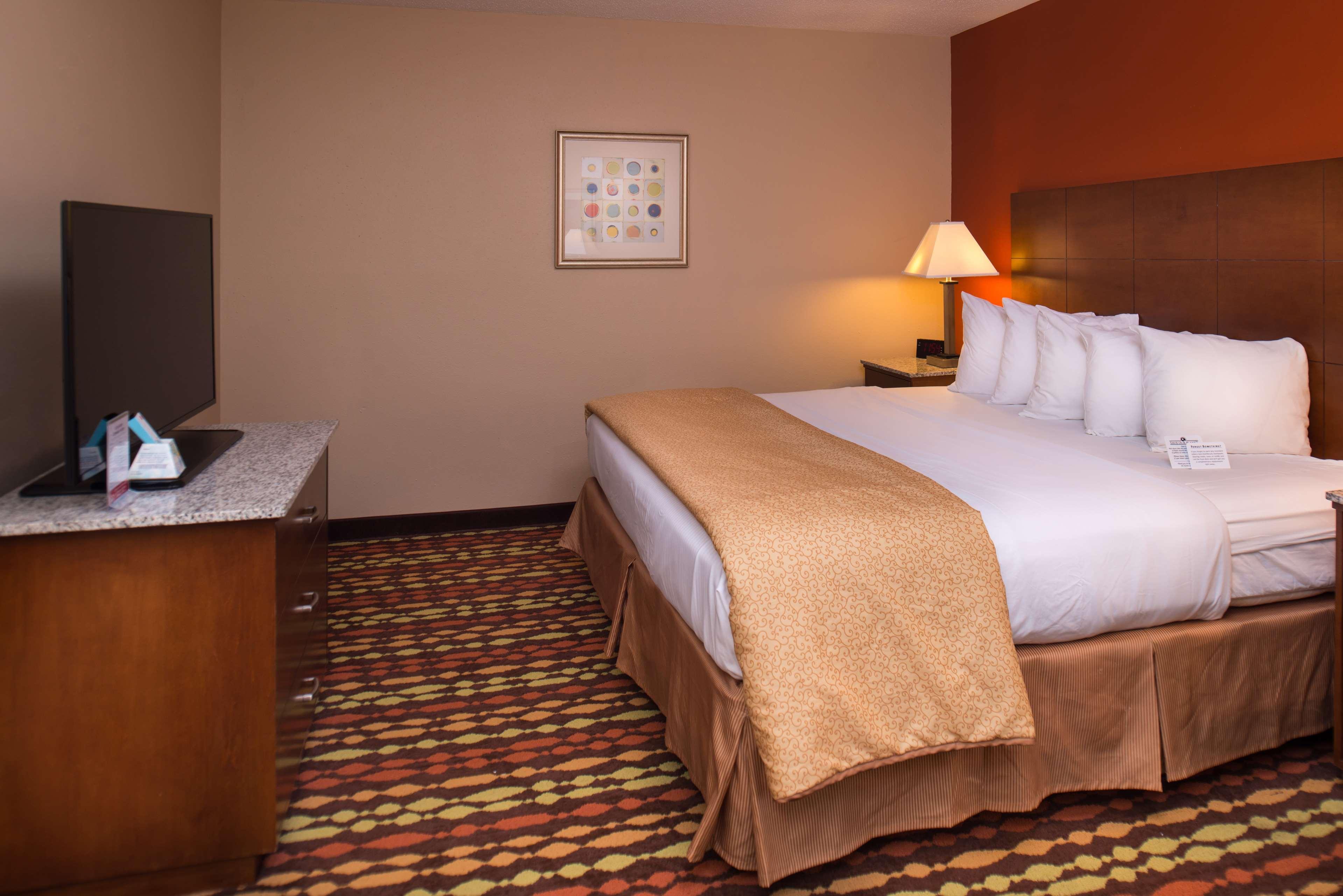 Best Western Ambassador Inn&Suites Wisconsin Dells Exterior foto