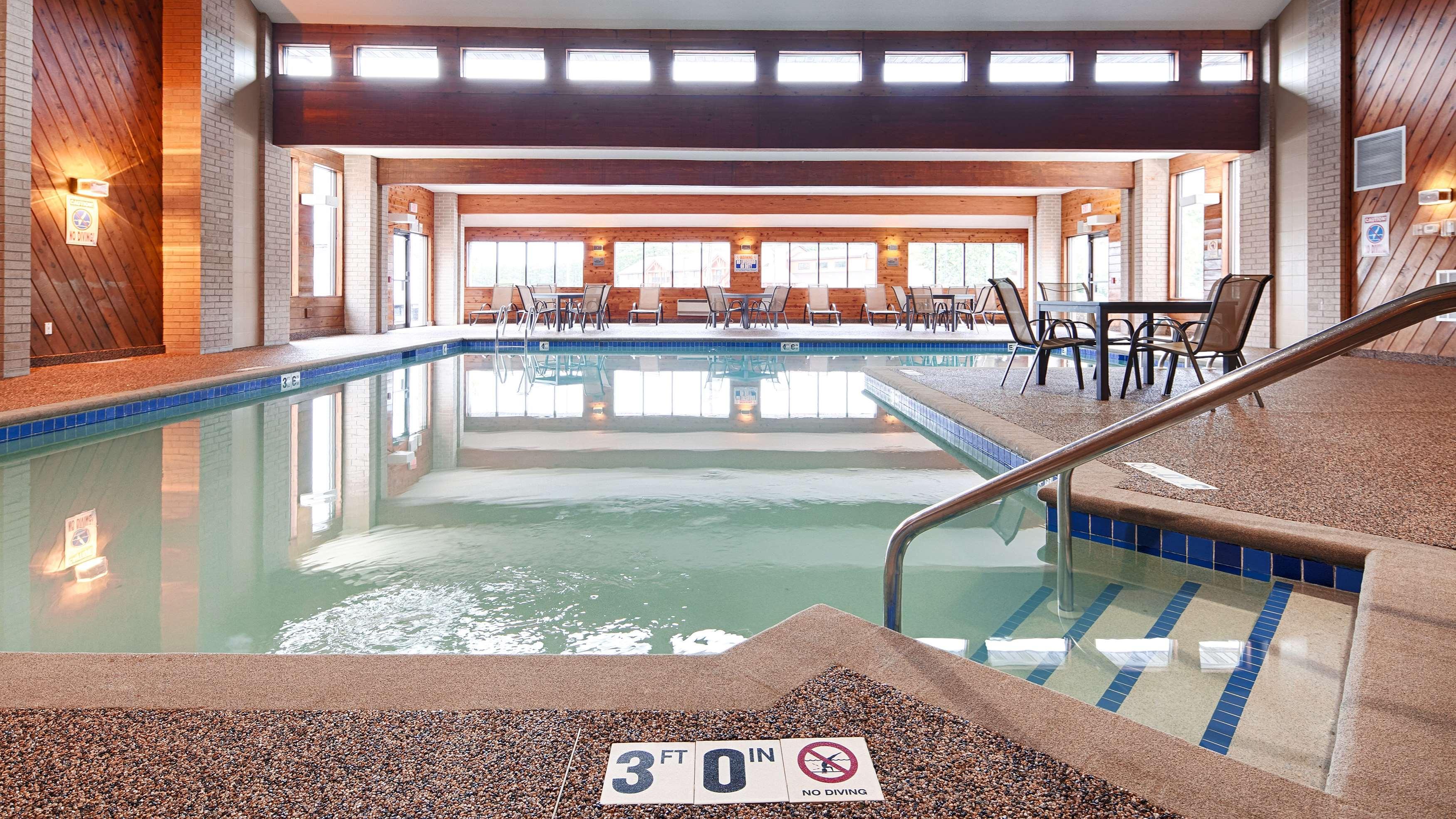 Best Western Ambassador Inn&Suites Wisconsin Dells Exterior foto