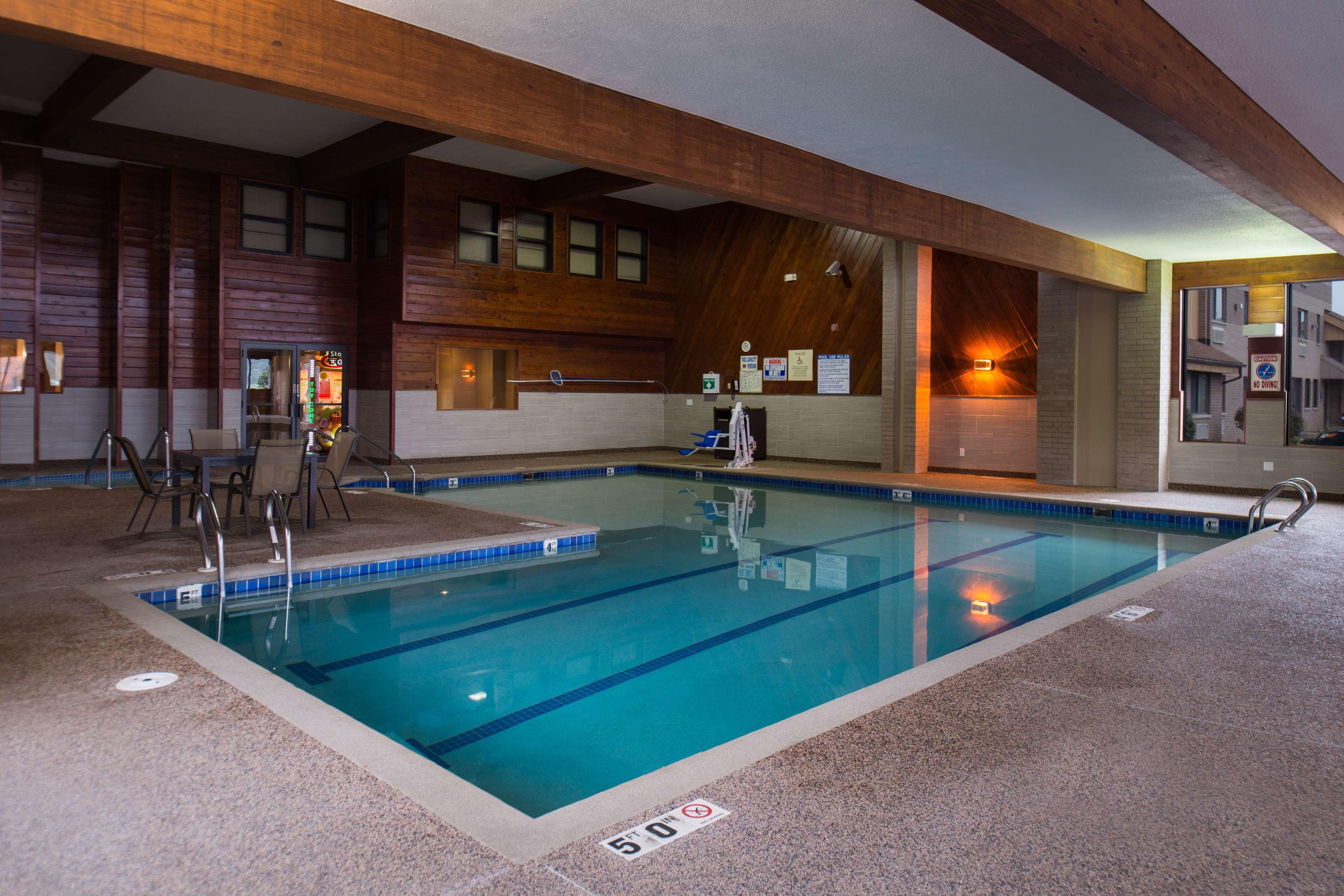 Best Western Ambassador Inn&Suites Wisconsin Dells Exterior foto