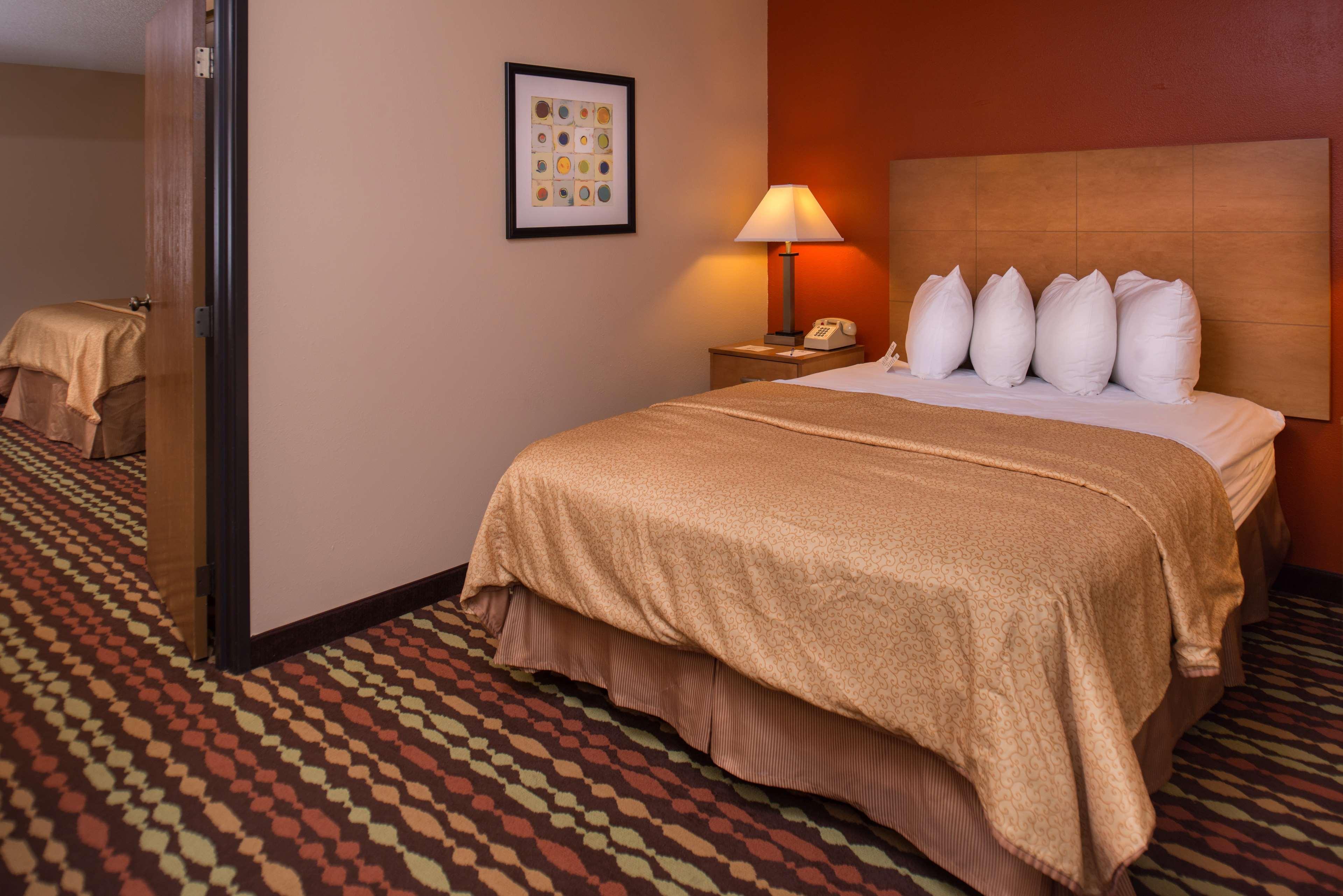 Best Western Ambassador Inn&Suites Wisconsin Dells Exterior foto
